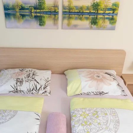 Apartma Velesa *