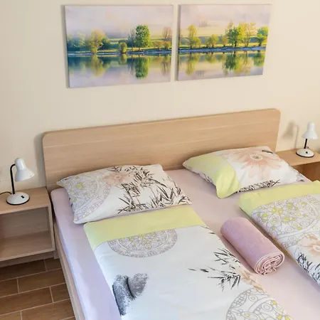 Apartma Velesa *
